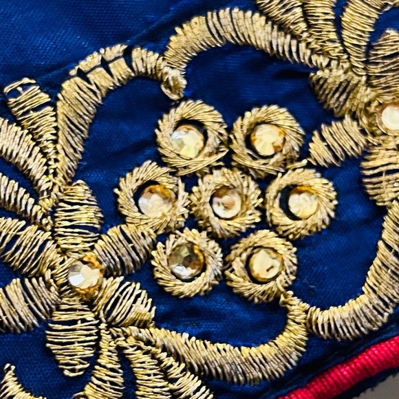 Sari - 4-piece outfit, includes blouse, petticoat, 2 pieces of sari fabric - Picture 7 of 12